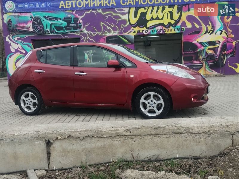 Хэтчбек Nissan Leaf 2012 в Каменец-Подольском фото 6 Хэтчбек Nissan Leaf 2012 в Каменец-Подольском