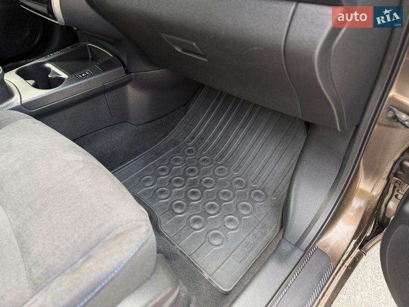 Хэтчбек Nissan Leaf 2016 в Трускавце фото 58 Хэтчбек Nissan Leaf 2016 в Трускавце