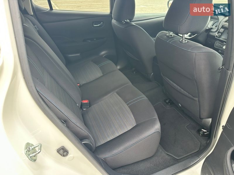 Хэтчбек Nissan Leaf 2018 в Черновцах