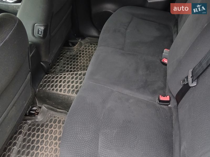 Хетчбек Nissan Leaf 2014 в Черкасах фото 13 Хетчбек Nissan Leaf 2014 в Черкасах