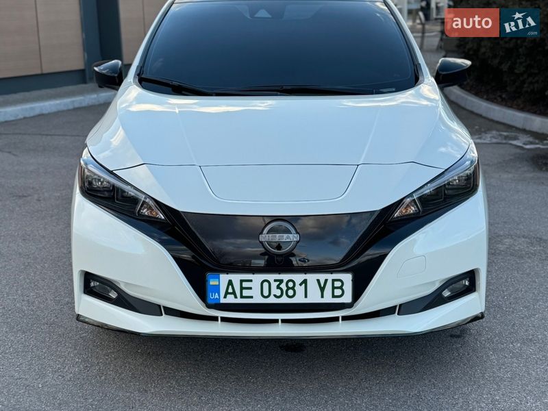 Хэтчбек Nissan Leaf 2023 в Днепре
