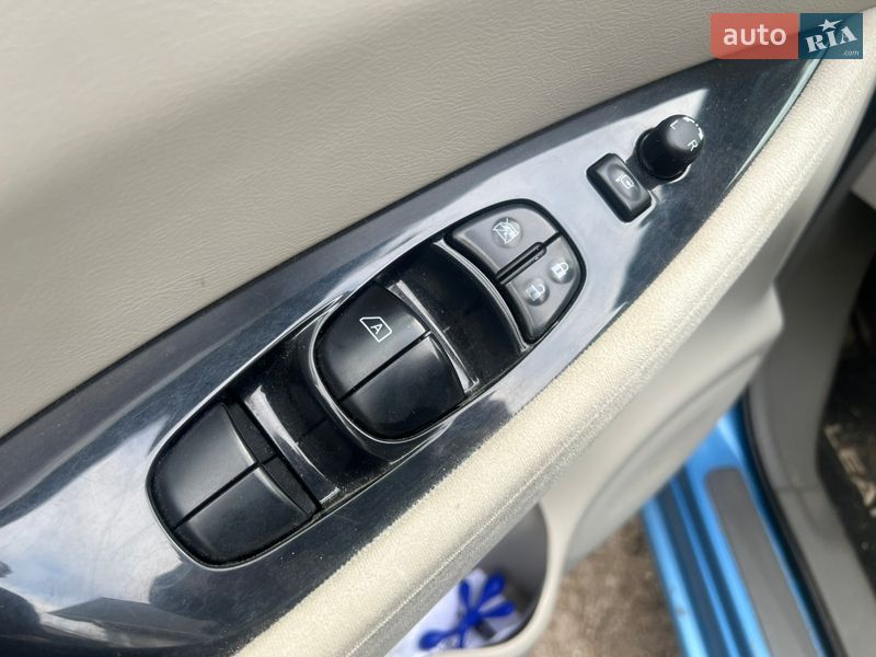 Хэтчбек Nissan Leaf 2012 в Кропивницком фото 10 Хэтчбек Nissan Leaf 2012 в Кропивницком