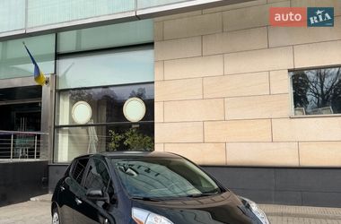 Хэтчбек Nissan Leaf 2015 в Киеве