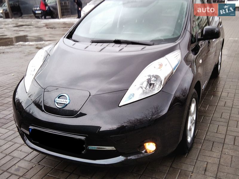 Хетчбек Nissan Leaf 2017 в Дніпрі
