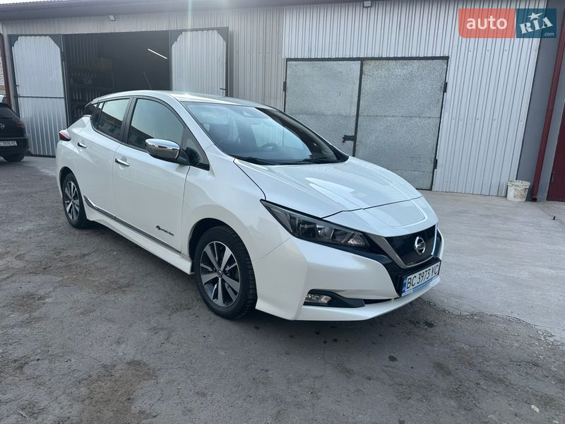 Хэтчбек Nissan Leaf 2018 в Сокале