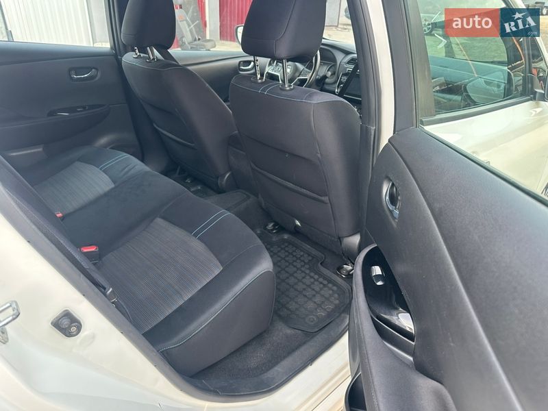 Хэтчбек Nissan Leaf 2018 в Сокале