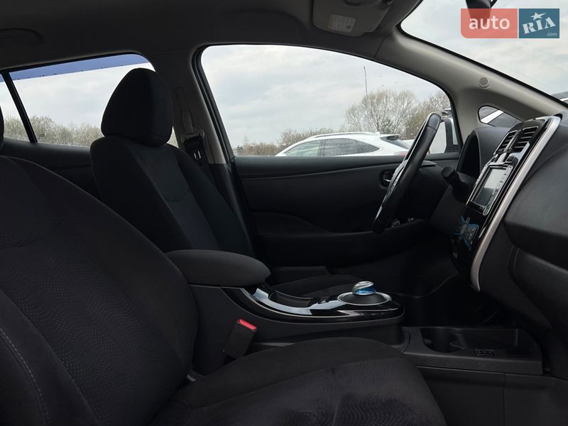 Хэтчбек Nissan Leaf 2016 в Львове