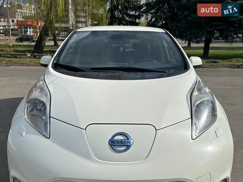 Хэтчбек Nissan Leaf 2014 в Ровно
