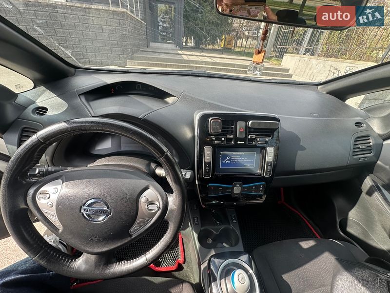 Хэтчбек Nissan Leaf 2014 в Ровно