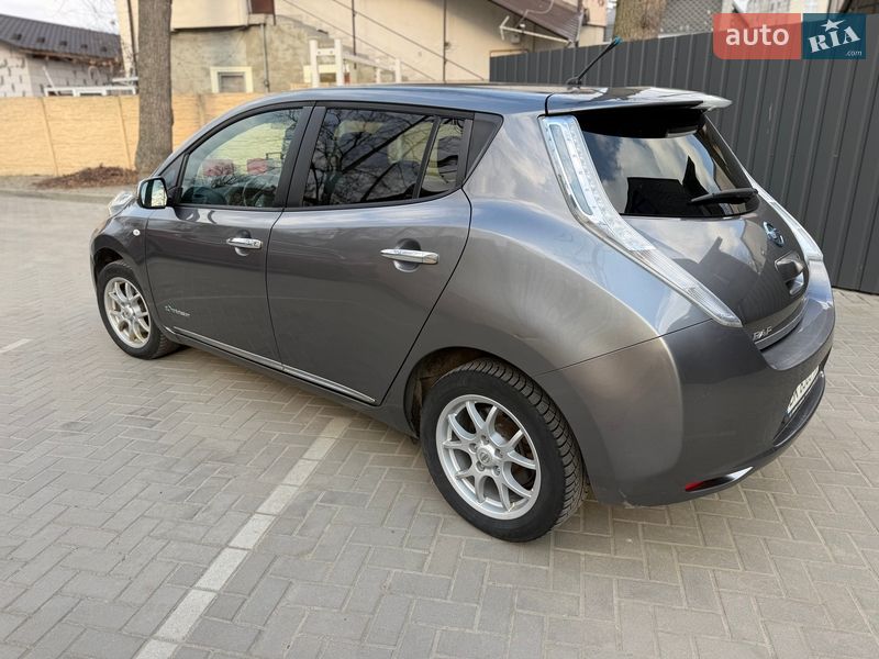 Хетчбек Nissan Leaf 2013 в Ірпені