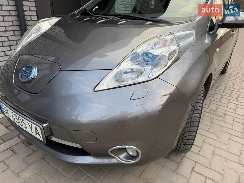 Хетчбек Nissan Leaf 2013 в Ірпені