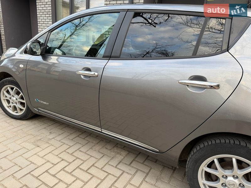 Хетчбек Nissan Leaf 2013 в Ірпені