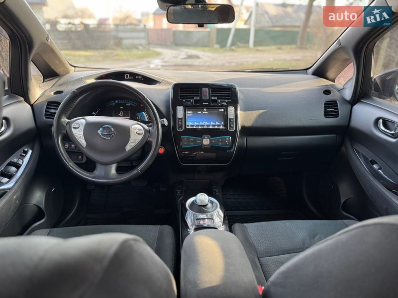 Хетчбек Nissan Leaf 2016 в Житомирі