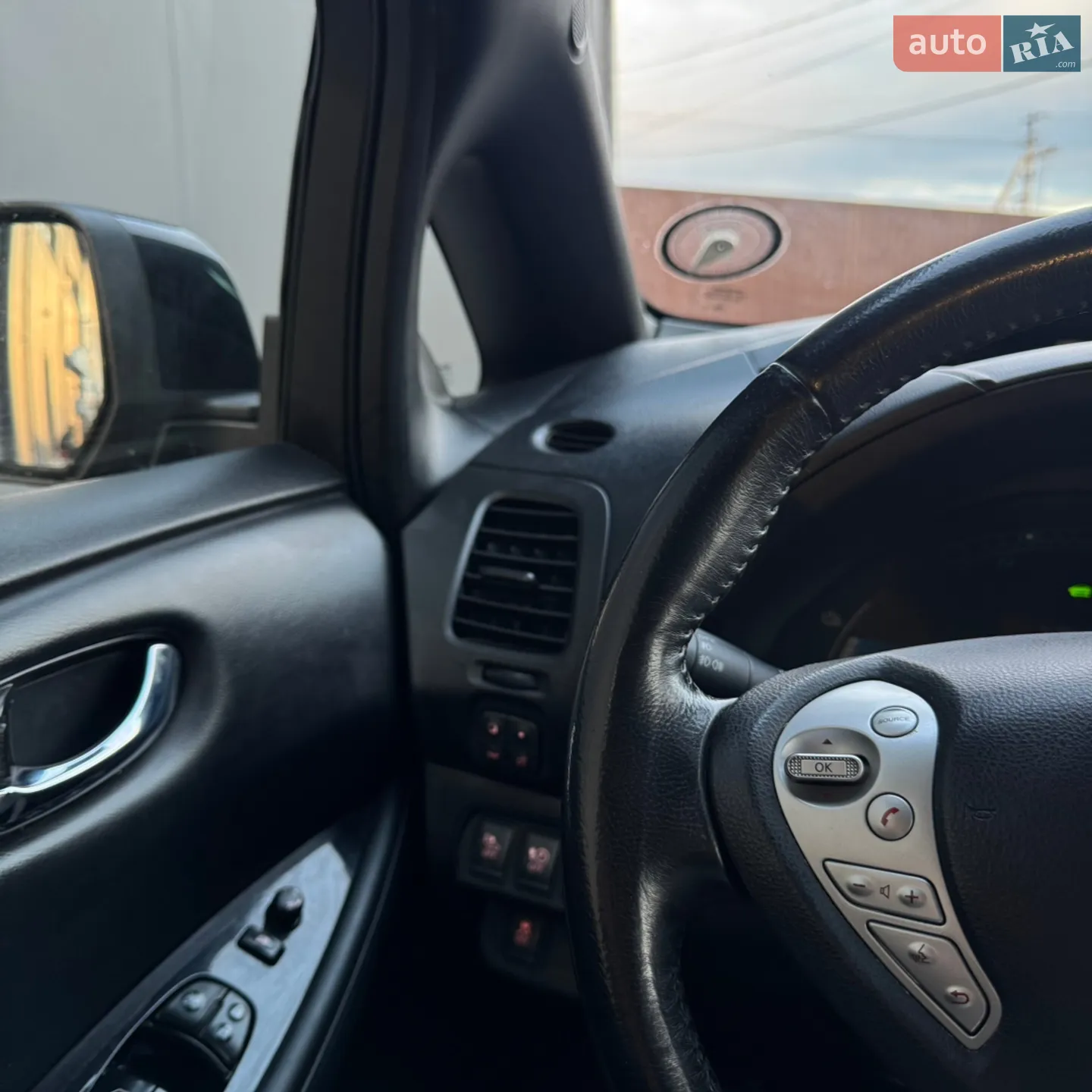 2017 Nissan Leaf - мініатюра 25