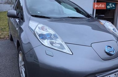 Хетчбек Nissan Leaf 2015 в Рівному