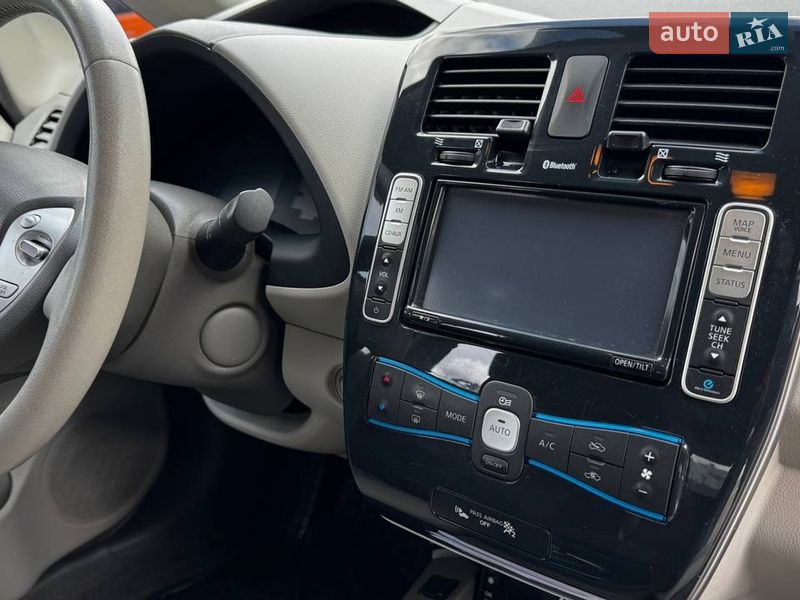 Хетчбек Nissan Leaf 2012 в Харкові