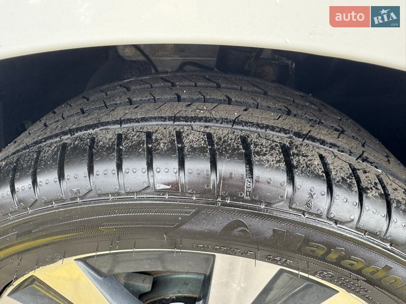 Хэтчбек Nissan Leaf 2016 в Черновцах