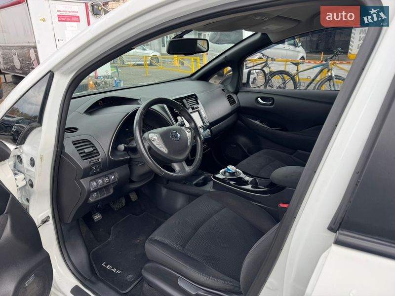 Хэтчбек Nissan Leaf 2016 в Черновцах