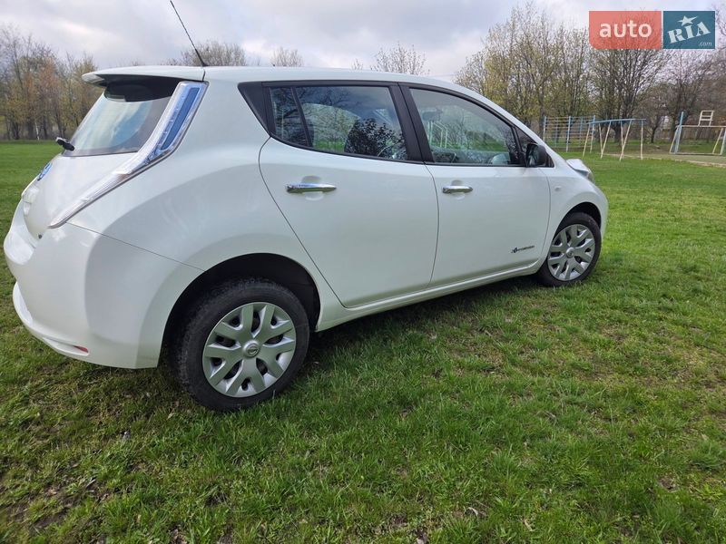 Хетчбек Nissan Leaf 2016 в Дніпрі фото 15 Хетчбек Nissan Leaf 2016 в Дніпрі