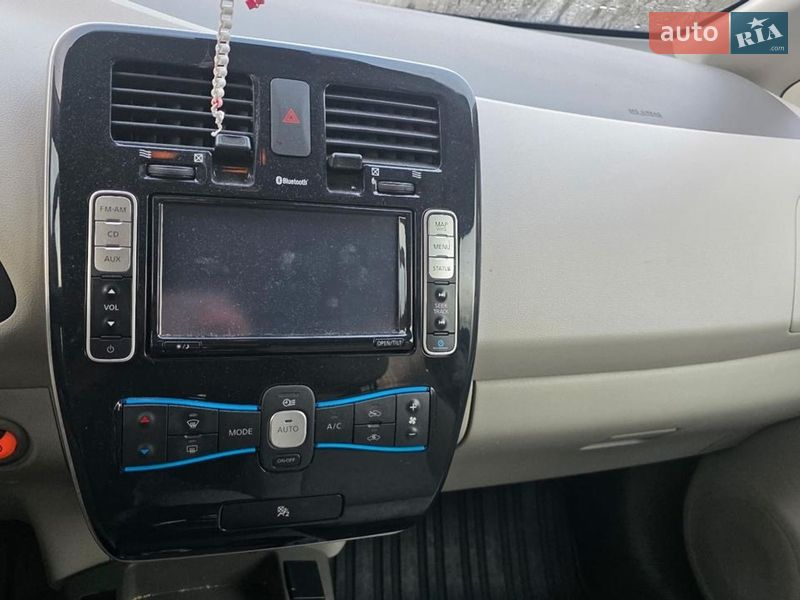 Хетчбек Nissan Leaf 2012 в Києві