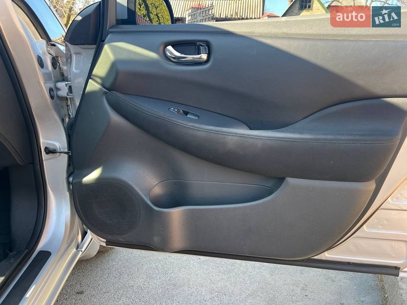Хетчбек Nissan Leaf 2017 в Києві фото 12 Хетчбек Nissan Leaf 2017 в Києві