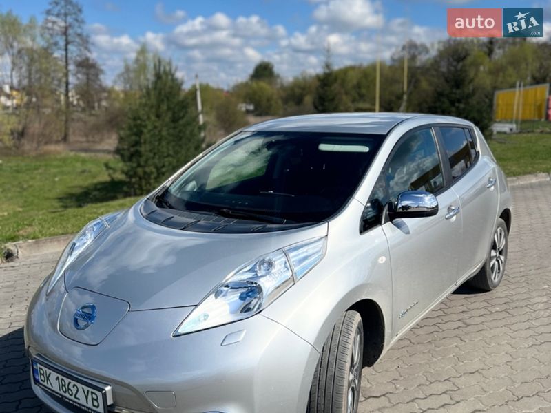 Хэтчбек Nissan Leaf 2013 в Бродах фото 2 Хэтчбек Nissan Leaf 2013 в Бродах