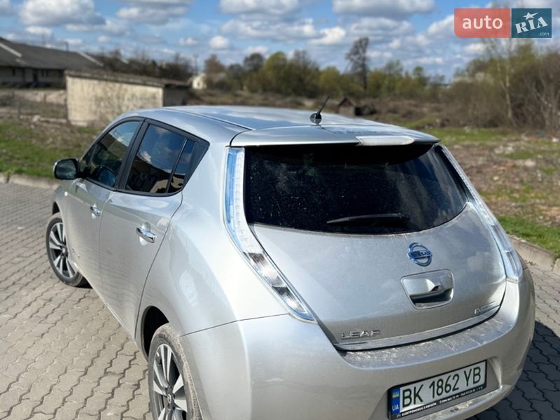 Хэтчбек Nissan Leaf 2013 в Бродах фото 9 Хэтчбек Nissan Leaf 2013 в Бродах
