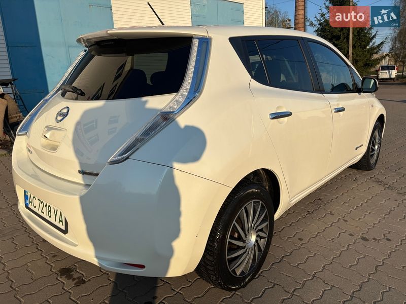Хэтчбек Nissan Leaf 2014 в Нововолынске