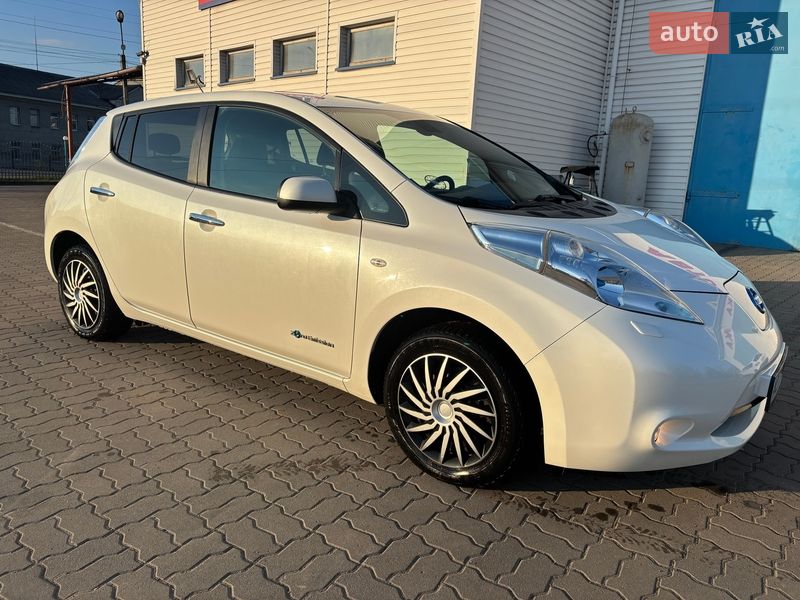 Хэтчбек Nissan Leaf 2014 в Нововолынске