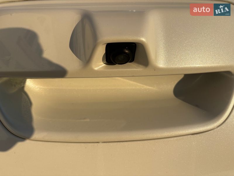 Хэтчбек Nissan Leaf 2014 в Нововолынске