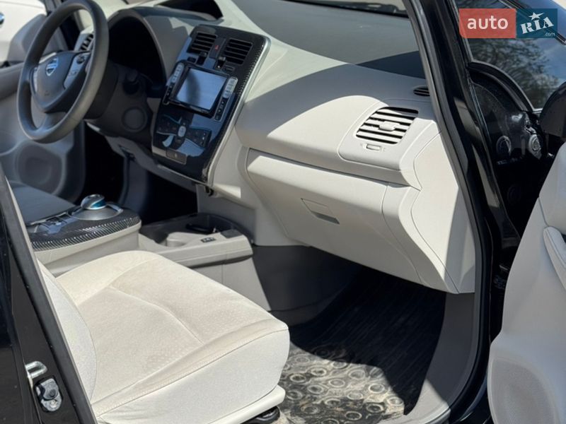 Хетчбек Nissan Leaf 2012 в Львові фото 10 Хетчбек Nissan Leaf 2012 в Львові