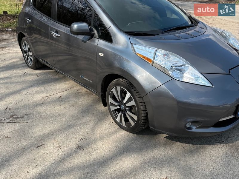 Хэтчбек Nissan Leaf 2016 в Киеве