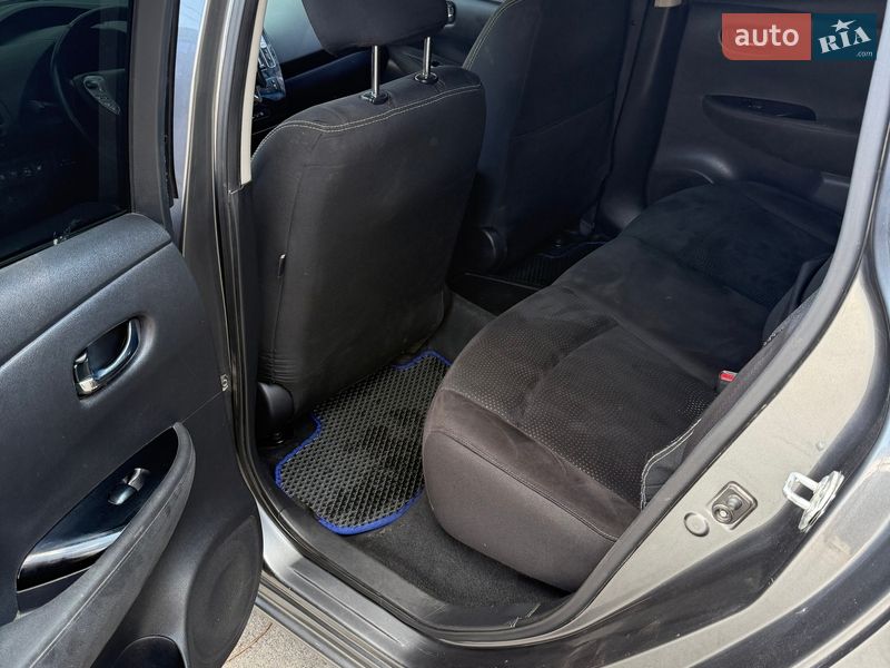 Хэтчбек Nissan Leaf 2016 в Киеве