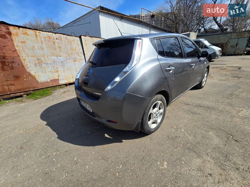 Хэтчбек Nissan Leaf 2015 в Одессе