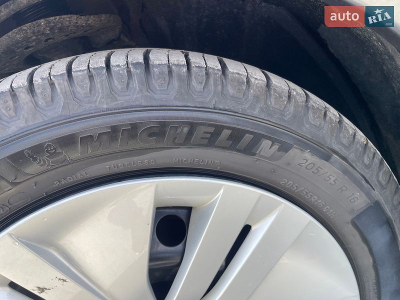 Хэтчбек Nissan Leaf 2018 в Томашполе