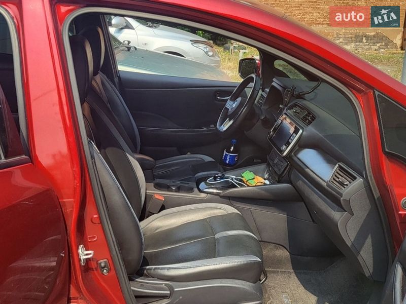 Хэтчбек Nissan Leaf 2019 в Днепре