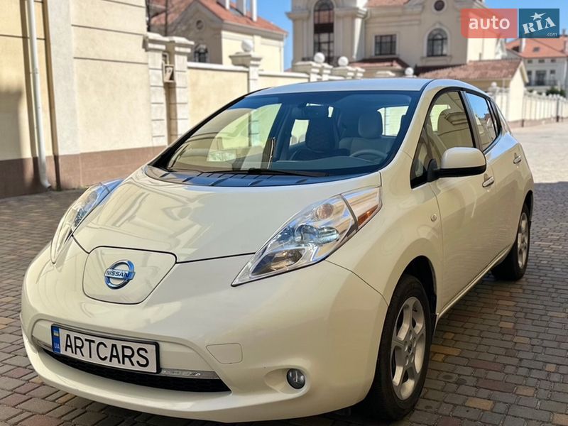 Хэтчбек Nissan Leaf 2012 в Одессе