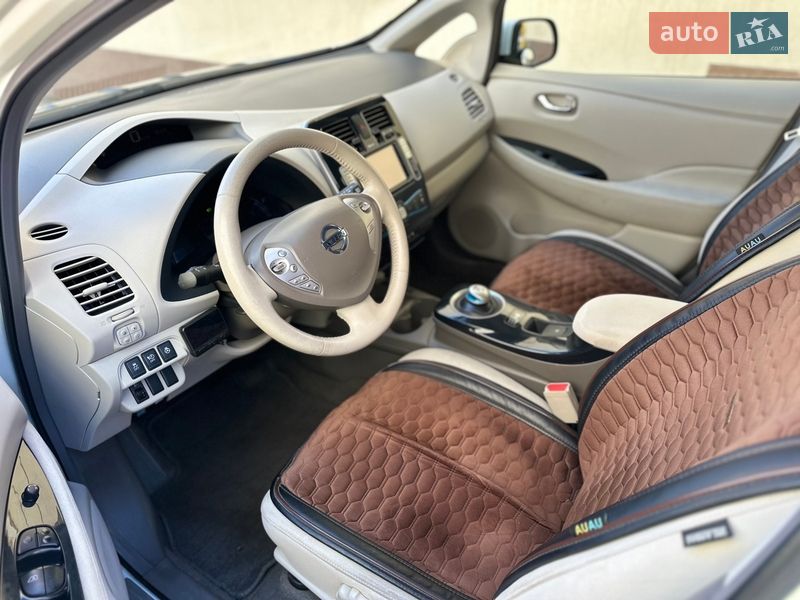 Хэтчбек Nissan Leaf 2012 в Одессе