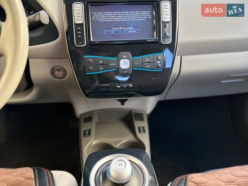 Хэтчбек Nissan Leaf 2012 в Одессе