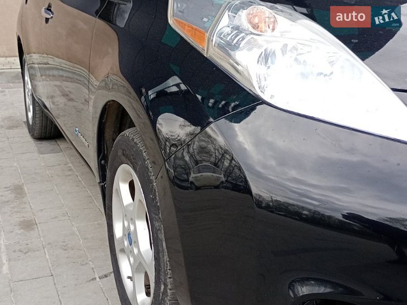 Хэтчбек Nissan Leaf 2015 в Тернополе