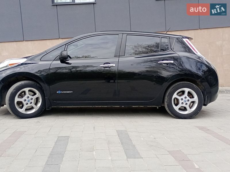 Хэтчбек Nissan Leaf 2015 в Тернополе