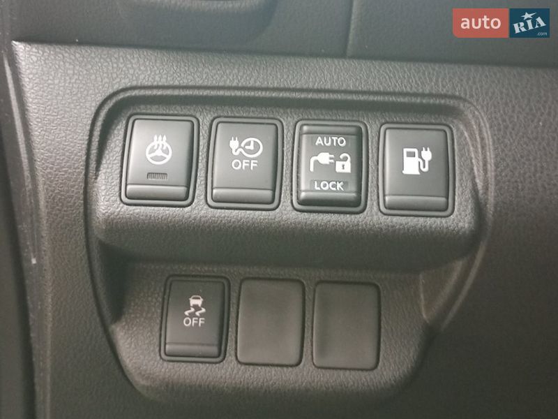 Хэтчбек Nissan Leaf 2015 в Тернополе