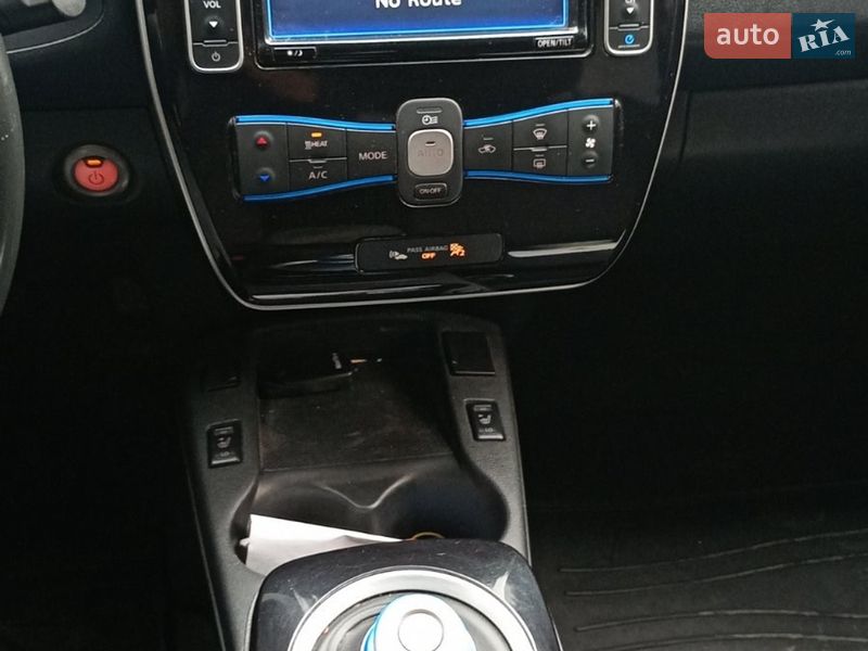 Хэтчбек Nissan Leaf 2015 в Тернополе