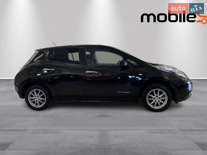 Хэтчбек Nissan Leaf 2015 в Киеве