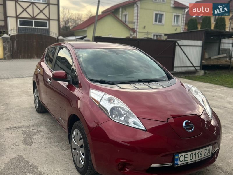 Хетчбек Nissan Leaf 2015 в Чернівцях