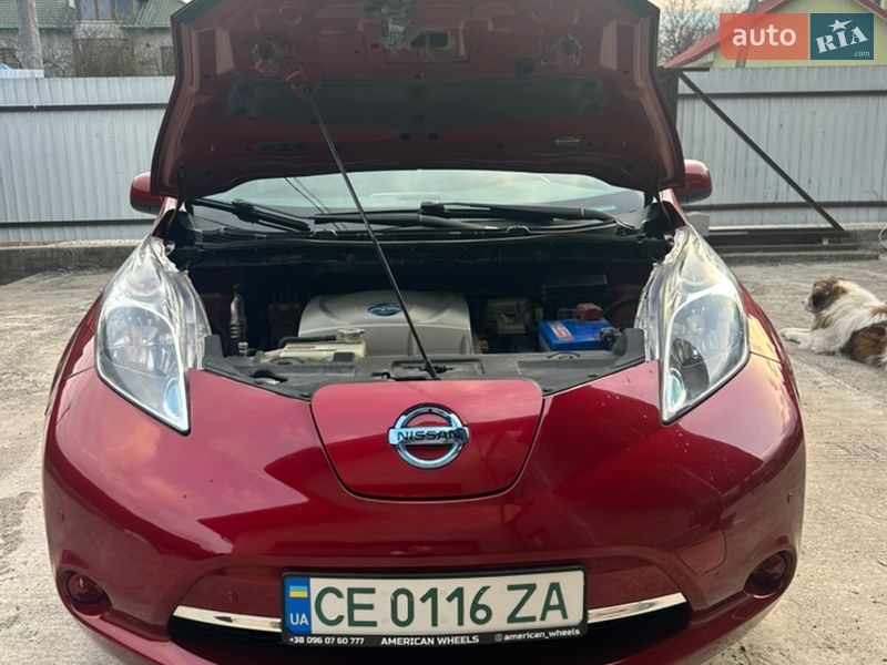 Хетчбек Nissan Leaf 2015 в Чернівцях