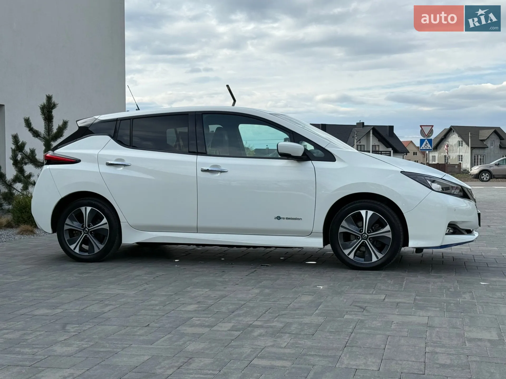 2020 Nissan Leaf - мініатюра 8