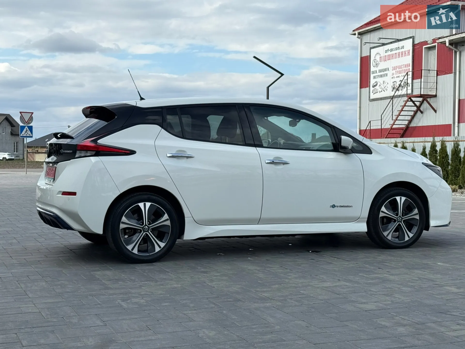2020 Nissan Leaf - мініатюра 10