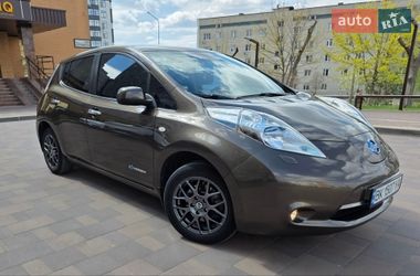 Хэтчбек Nissan Leaf 2016 в Вараше