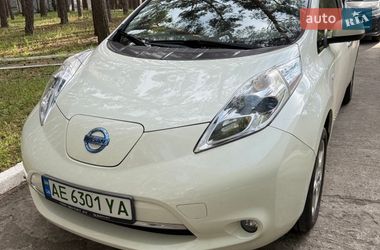 Хетчбек Nissan Leaf 2012 в Дніпрі